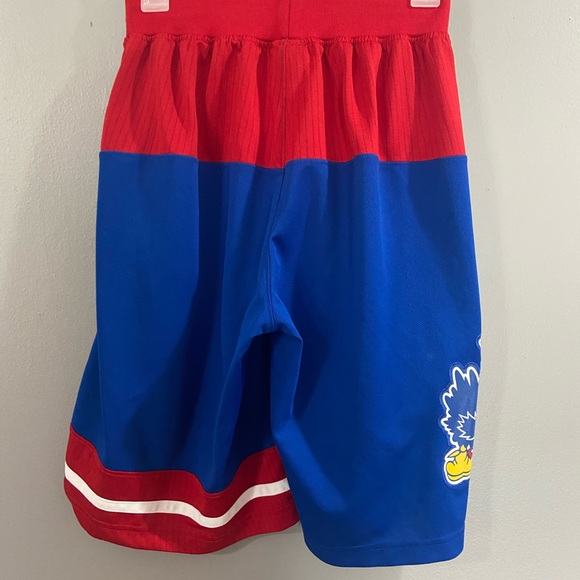 Mens KU Kansas Jayhawks basketball shorts - Picture 2 of 3